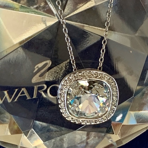 NWT💎Swarovski Crystal Pendant Necklace - Picture 4 of 6
